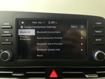2023 Hyundai Elantra - image 25