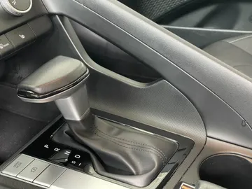 2023 Hyundai Elantra - image 22