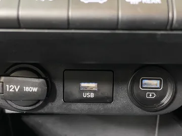 2023 Hyundai Elantra - image 21
