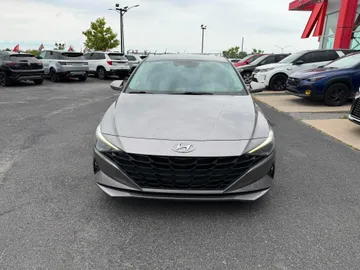 2023 Hyundai Elantra - image 2