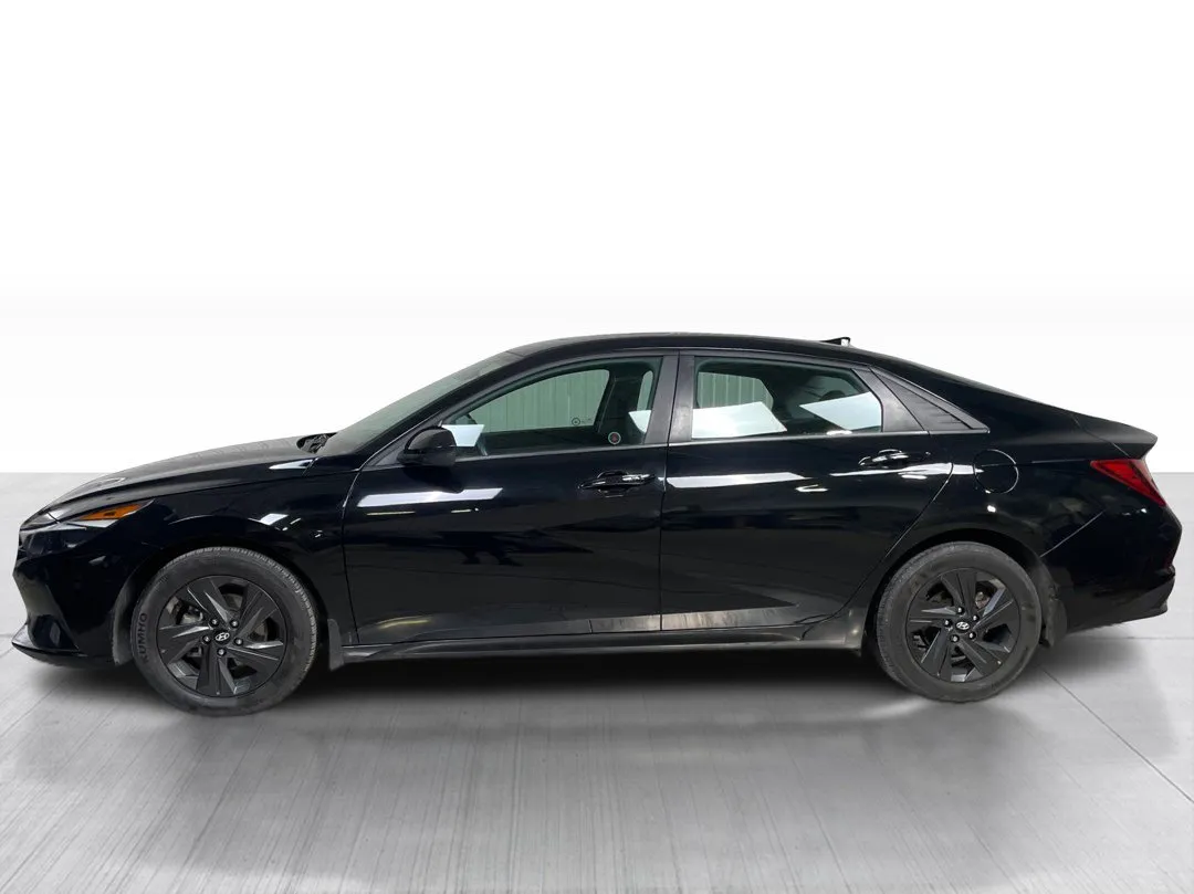 2023 Hyundai Elantra — photo 4