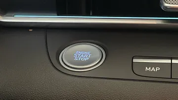 2023 Hyundai Elantra - image 24