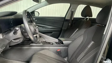 2023 Hyundai Elantra - image 10