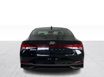 2023 Hyundai Elantra - image 7