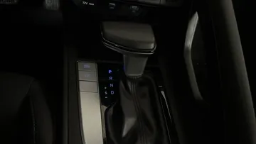 2023 Hyundai Elantra - image 29