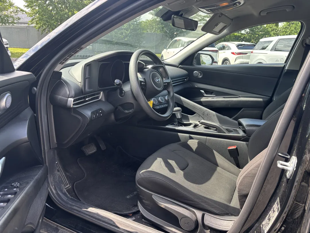 2023 Hyundai Elantra — photo 7