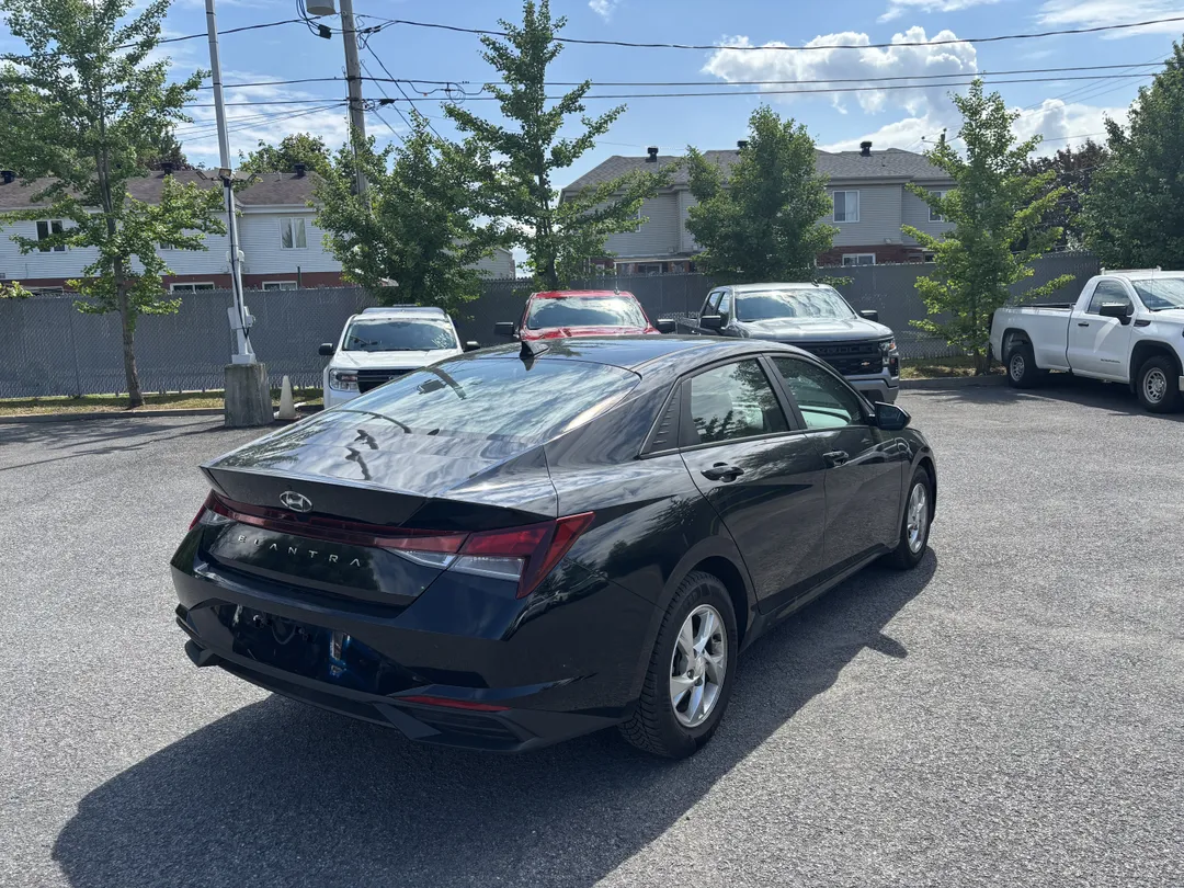 2023 Hyundai Elantra — photo 3