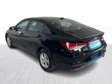 2023 Hyundai Elantra - image 11
