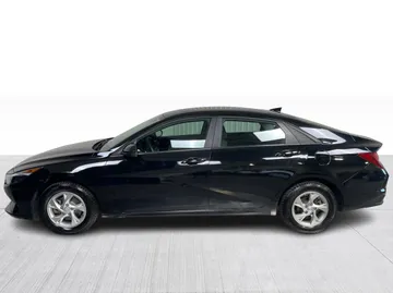 2023 Hyundai Elantra - image 10