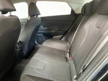 2023 Hyundai Elantra - image 15