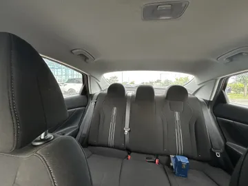 2021 Hyundai Elantra - image 7