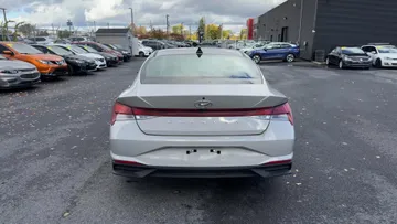 2023 Hyundai Elantra - image 7