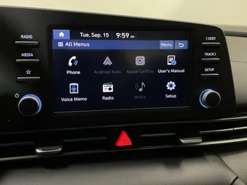 2022 Hyundai Elantra - image 7