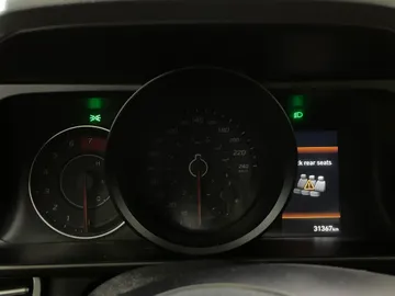 2022 Hyundai Elantra - image 24
