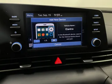 2022 Hyundai Elantra - image 21