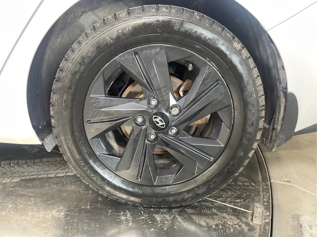 2023 Hyundai Elantra — photo 6