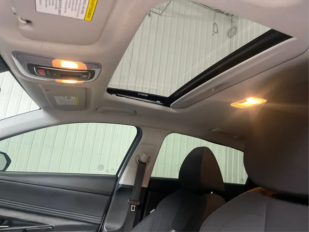 2023 Hyundai Elantra — photo 5