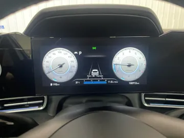 2023 Hyundai Elantra - image 18