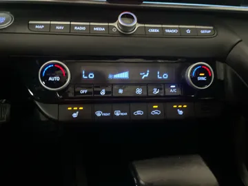 2023 Hyundai Elantra - image 24