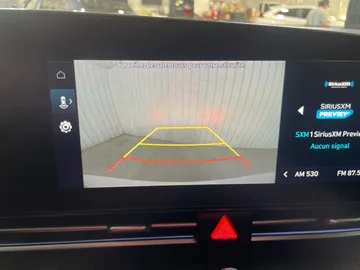 2023 Hyundai Elantra - image 23