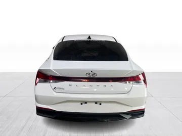 2023 Hyundai Elantra - image 13
