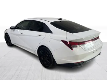2023 Hyundai Elantra - image 12