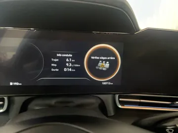 2023 Hyundai Elantra - image 28