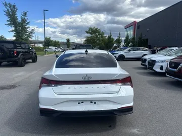 2023 Hyundai Elantra - image 6