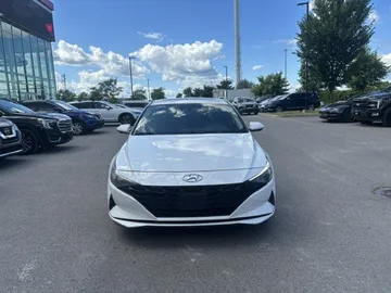 2023 Hyundai Elantra - image 2