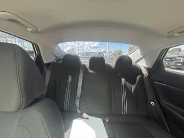2023 Hyundai Elantra - image 8