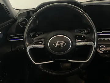 2024 Hyundai Elantra - image 17