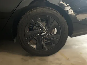 2024 Hyundai Elantra - image 6