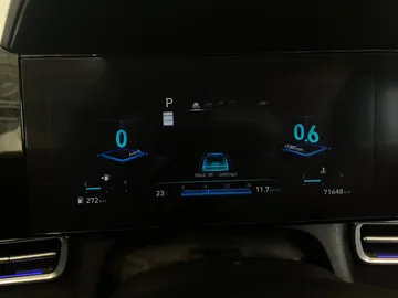 2024 Hyundai Elantra - image 16