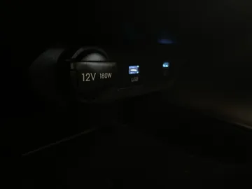 2024 Hyundai Elantra - image 25