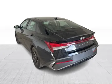 2024 Hyundai Elantra - image 10