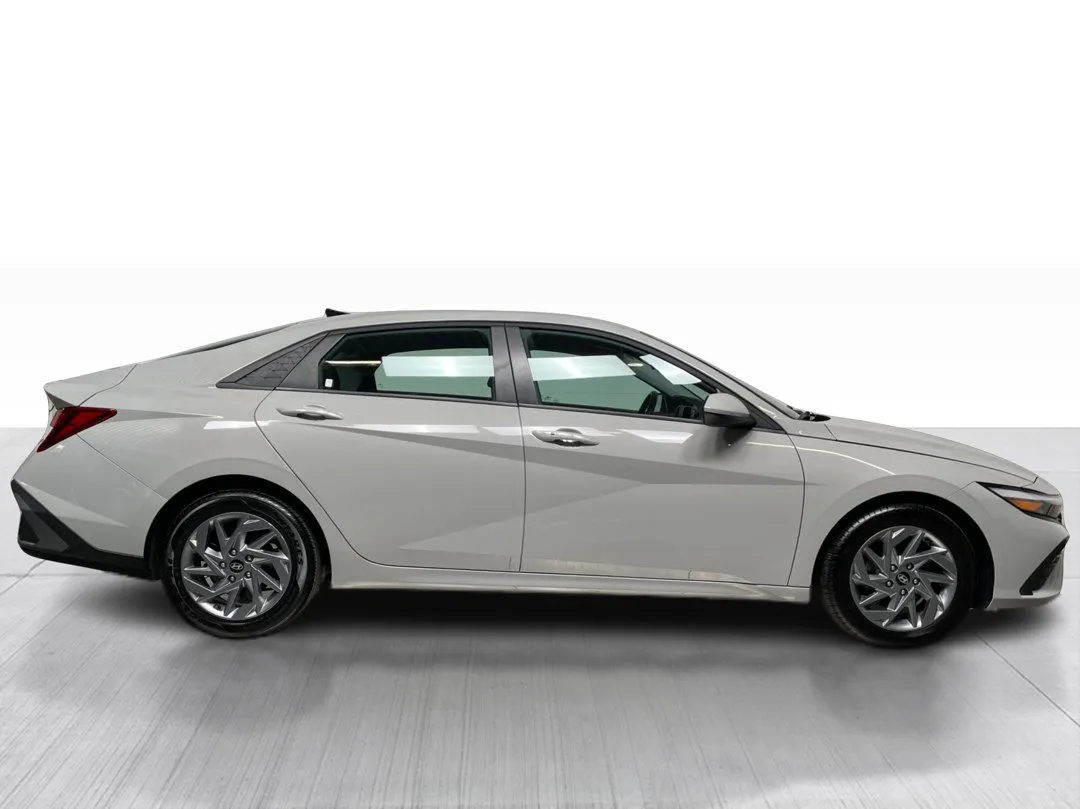 Hyundai Elantra 2025 à vendre - photo 2