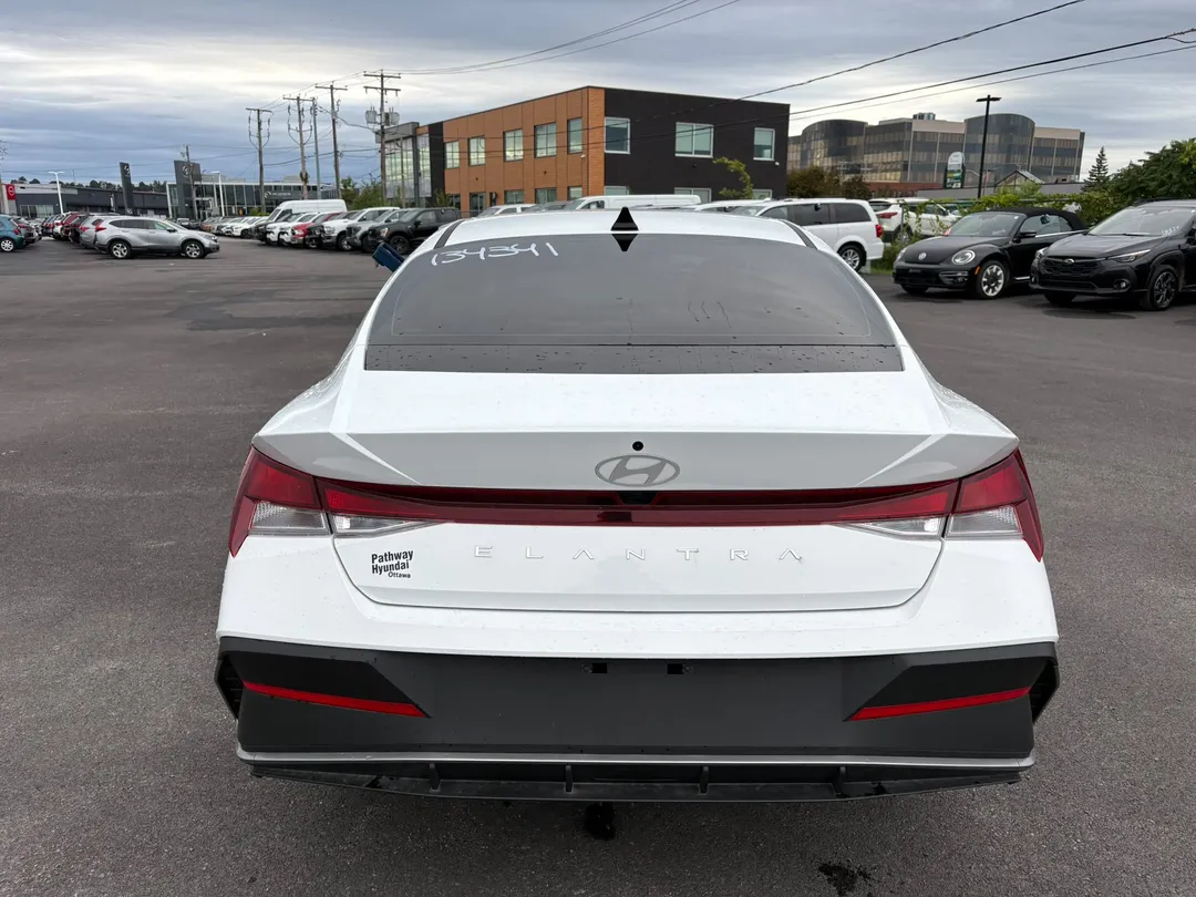 2025 Hyundai Elantra Preferred, photo 5