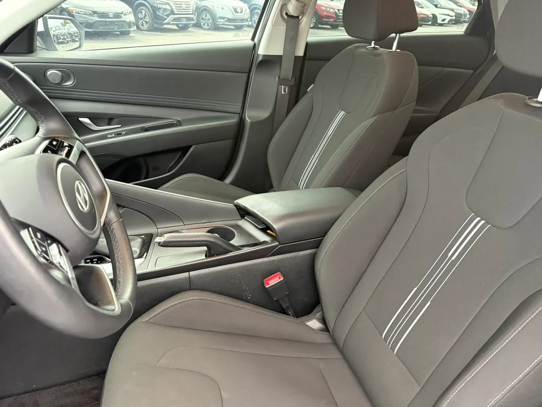 2025 Hyundai Elantra Preferred, photo 8