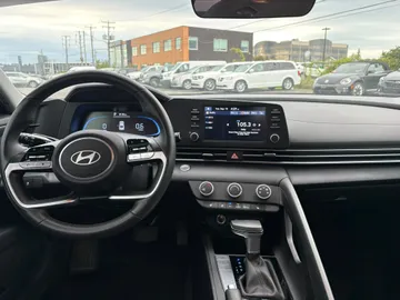 2025 Hyundai Elantra - image 10