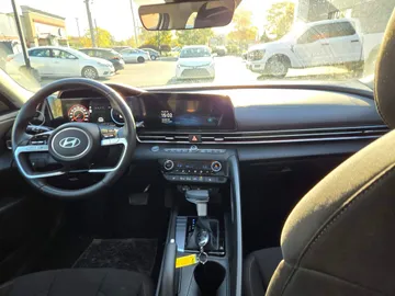 2026 Hyundai Elantra - image 9