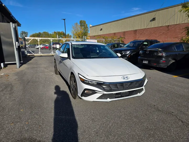 2026 Hyundai Elantra - image principale