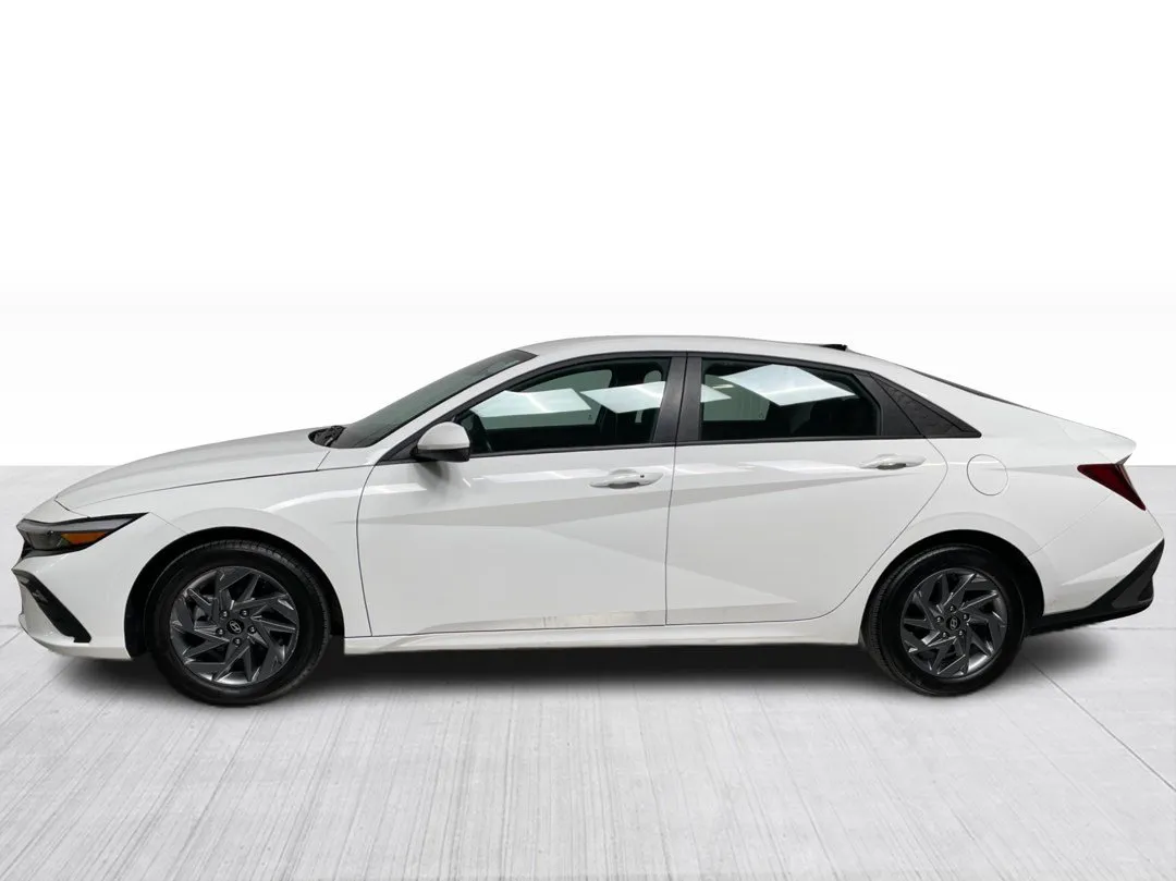 2024 Hyundai Elantra — photo 5