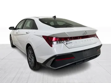2025 Hyundai Elantra - image 11