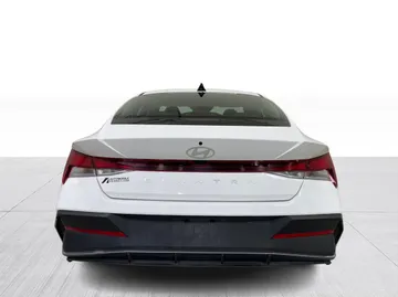 2025 Hyundai Elantra - image 12