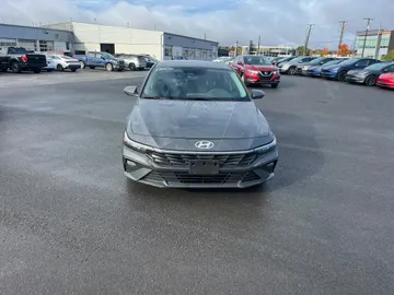 2025 Hyundai Elantra - image 2