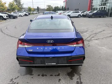 2024 Hyundai Elantra - image 3