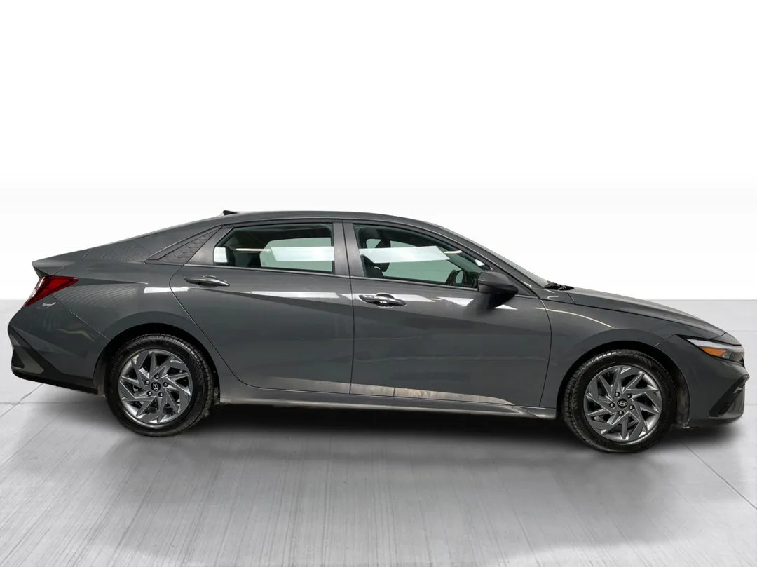 2025 Hyundai Elantra for sale - photo 2