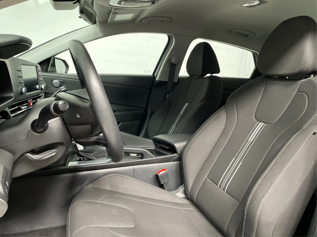 2025 Hyundai Elantra for sale - photo 3