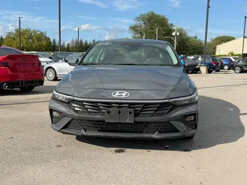 2025 Hyundai Elantra - image 2