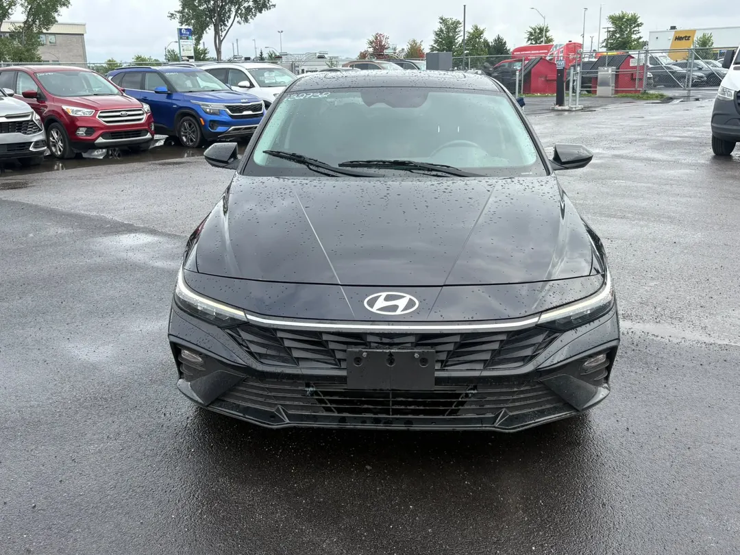 2025 Hyundai Elantra — photo 2